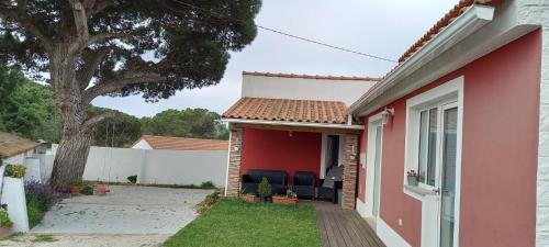 Nadadouro House | Family-Friendly Casa de Campo Just 5 Minutes from Beach