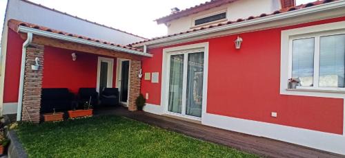 Nadadouro House | Family-Friendly Casa de Campo Just 5 Minutes from Beach