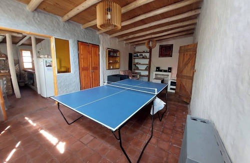 Bajada del Agrio Cottage | Relax at Casa de Campo Los Cerezos by the River