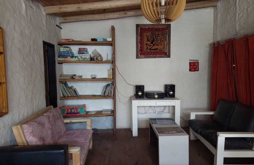 Bajada del Agrio Cottage | Relax at Casa de Campo Los Cerezos by the River