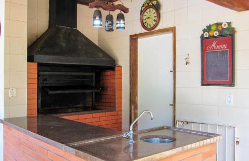 Porto Feliz House | Relax at Casa de Campo: Pool, BBQ & Family-Friendly Fun