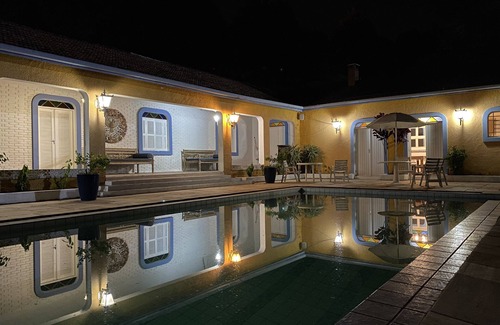 Valinhos Cottage | Casa de Campo: Family-Friendly Getaway with Pool & Spa