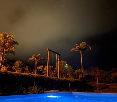 Jaguariaiva House | Inviting Casa de Campo with Pool and Pet-Friendly Features