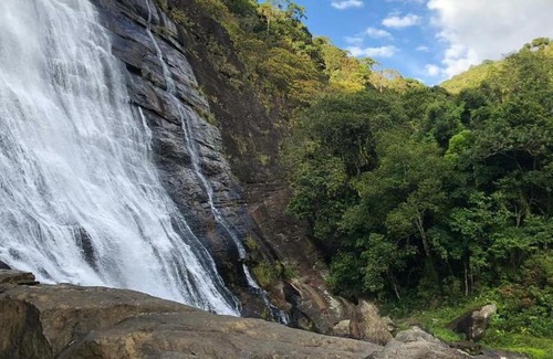 Passa Vinte House | Tranquil Casa de Campo: Wi-Fi, Waterfalls & Pet Friendly