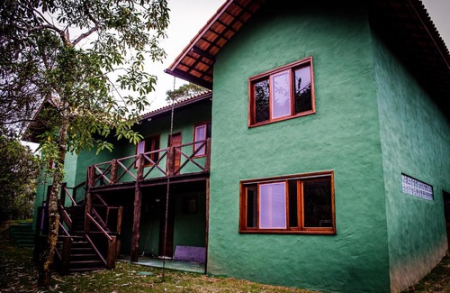 Passa Vinte House | Tranquil Casa de Campo: Wi-Fi, Waterfalls & Pet Friendly