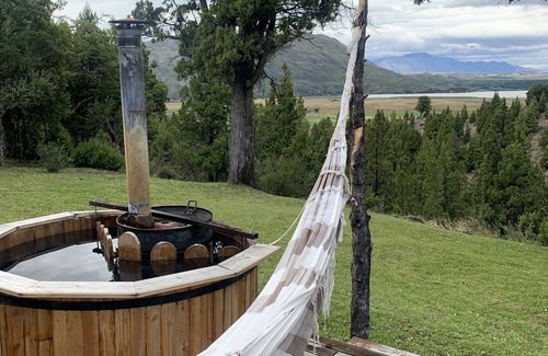 Los Alerces National Park Cabin | Cozy Casa de Campo with Hot Tub in Trevelin for Families