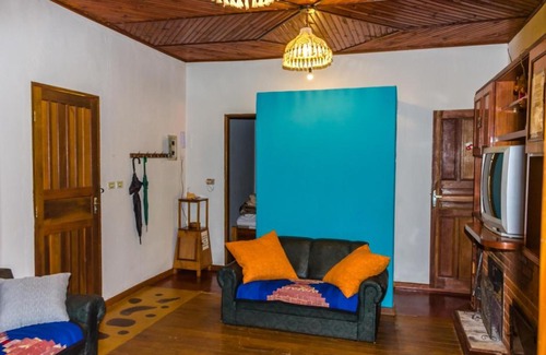 Goncalves House | Pet-Friendly Casa de Campo: 10/10 Rated Family Retreat