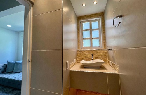 San Jeronimo Apartment | Luxury Retreat in San Jerónimo with Hot Tub & Pet-Friendly