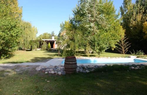 Tunuyan House | Idyllic Casa de Campo de Piedra: Rated 10/10 with Pool & More