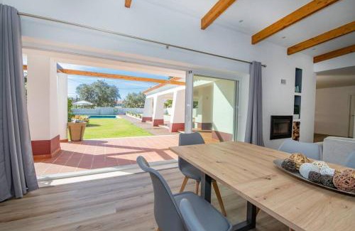Aiana de Cima House | Experience Casa de Campo e Praia with Oceanfront Views