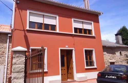Malpica de Bergantinos House | Discover Casa de Campo: A 4-Star Pet-Friendly Retreat