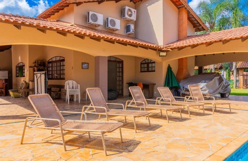 Pardinho House | Explore Casa de Campo I Cond Ninho Verde II - 4-Star Retreat