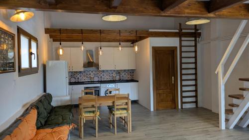 La Acebosa House | Exceptional Casa de Campo La Casuca Del Monje - Pet Friendly Retreat