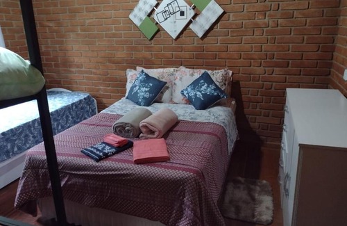 Goncalves House | Pet-Friendly Retreat: Casa de Campo Meu Pequeno Paraíso
