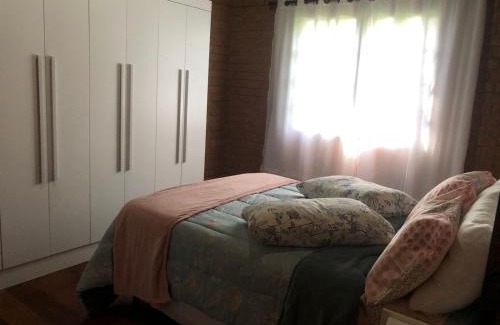 Goncalves House | Pet-Friendly Retreat: Casa de Campo Meu Pequeno Paraíso