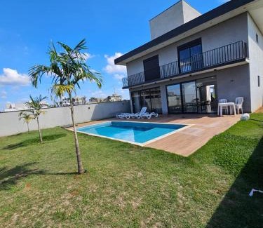 Paranapanema House | Idyllic Retreat: Casa de Campo with Oceanfront Pool