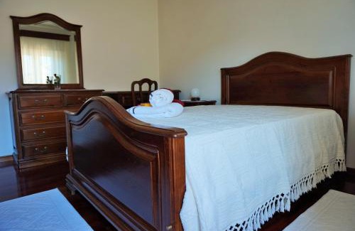 Montalegre e Padroso House | Discover Casa de Campo Neves: Family-Friendly Retreat