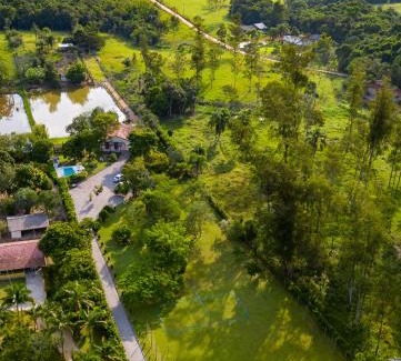 Caruru House | Idyllic Casa de Campo with Pool and Ocean Views