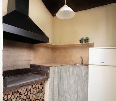 Dosbarrios Villa | Beachfront Casa de campo Villares: Pet-Friendly Retreat