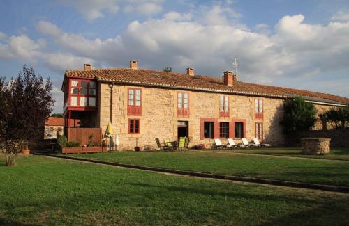 Naveda Apartment | Family-Friendly Retreat at Casa de Campoo with Pet Amenities