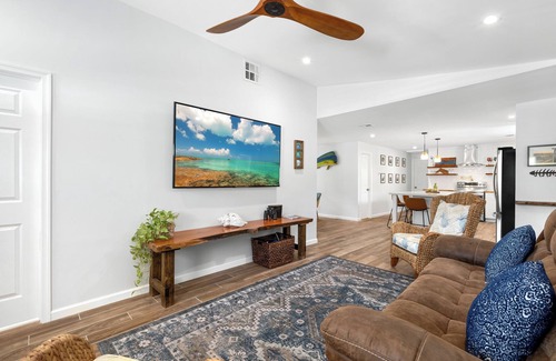 New Town House | Canal Front Home with Pool & Kitchen - CASA DE CANAL