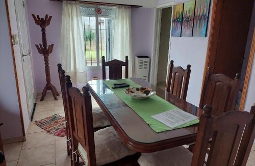 Tandil House | Pet-Friendly Retreat at Casa de Cande Awaits You!