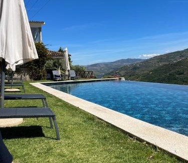 Mesao Frio House | Stunning Casa De Canilhas: 4-Star Oceanfront Oasis