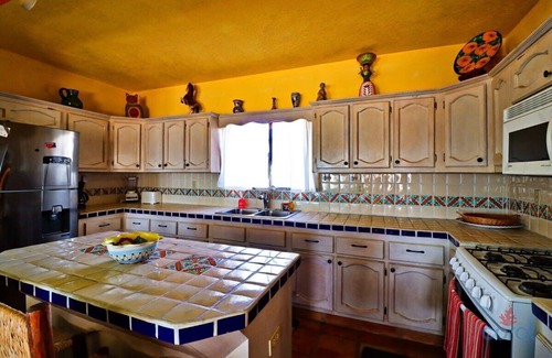 Las Conchas House | Casa de Carolina: Beachfront Bliss with High-Speed WiFi
