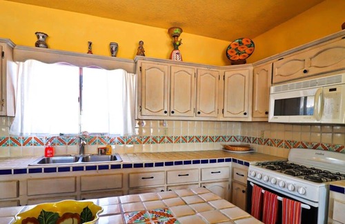 Las Conchas House | Casa de Carolina: Beachfront Bliss with High-Speed WiFi