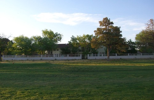 Paradise Hills Civic House | Discover Casa de Carraro: A Private Oasis in Albuquerque