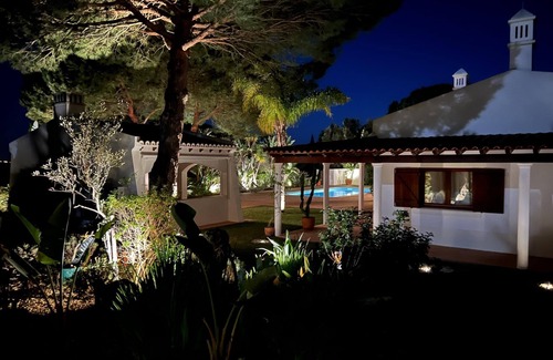 Colinas Verdes Villa | Discover Casa de Colinas - Family-Friendly Four Bedroom Villa