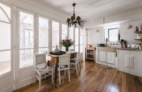 Eugaria House | Casa de Collares: Exceptional Stay with Pet-Friendly Amenities