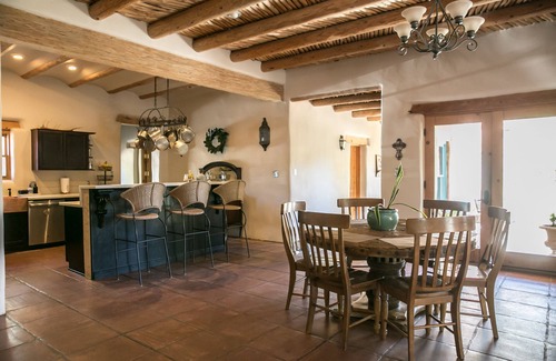 Corrales House | Family-Friendly Getaway at Casa de Corrales - 10/10 Rated!