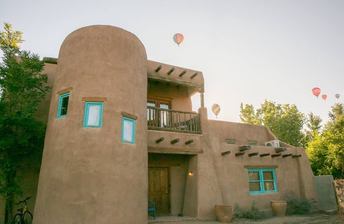 Corrales House | Family-Friendly Getaway at Casa de Corrales - 10/10 Rated!