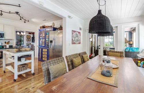 Old Town House | Casa De Cuba: Beach House with Ocean View Steps from Duval