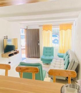 Robledo House | Relaxing Casa de Descanso in Medellín - Family & Pet Friendly