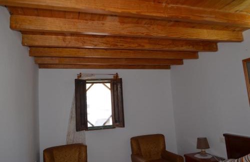 San Bartolome de Tirajana House | Oceanfront Haven: Casa de Diego y Mela with Pool Access