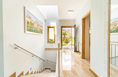 Barcelos House | Relax at Casa de Eiró: A 4-Star Retreat with Pool