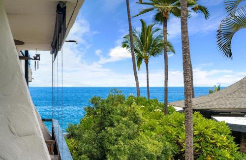 Kailua-Kona House | Casa De Emdeko 210: Top-Rated Retreat with Pool & Breakfast