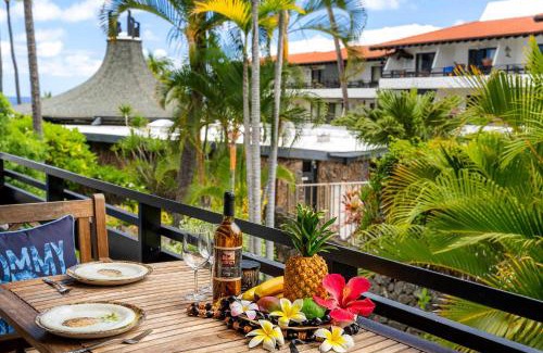Kailua-Kona House | Casa De Emdeko 210: Top-Rated Retreat with Pool & Breakfast