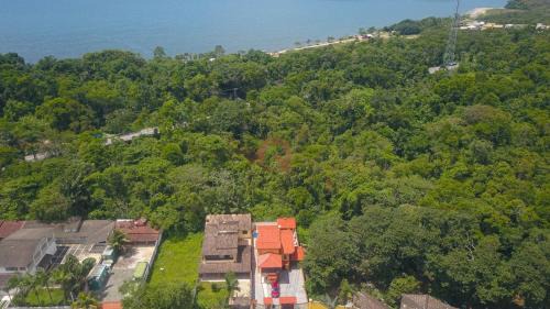 Mococa House | Unwind at Casa de férias: 4-Star Oceanfront Retreat