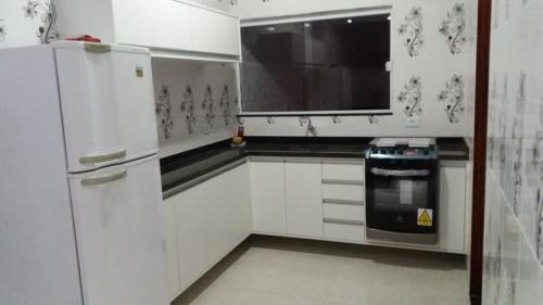 Pereque-Mirim House | Pet-Friendly Retreat at Casa de Férias em Ubatuba - 10/10 Rated