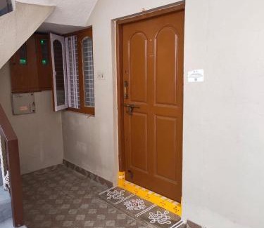 Bengaluru House | Casa de Familia - 2BHK - Homestay - Manyata Tech Park - Hebbal Kempapura
