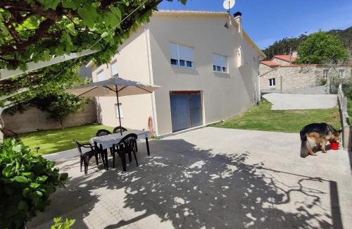 Louro House | Experience Casa de Filgueira: Pet-Friendly 4-Star Retreat