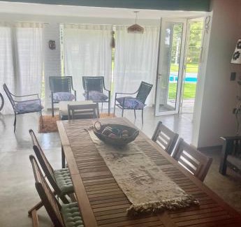 San Nicolas de los Arroyos House | Weekend Retreat at Casa de fin de semana El Ancla