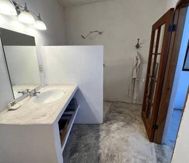 Centro Villa | Casa de Flaco: 4-Star Family-Friendly Retreat with Pool