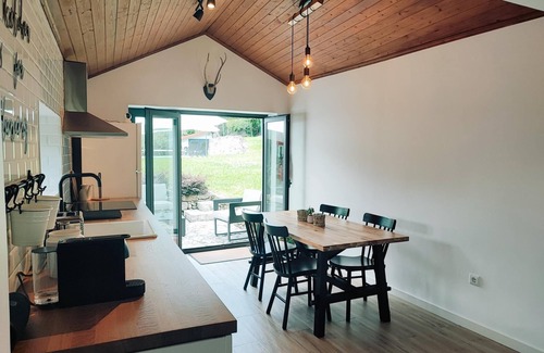Valenca Cottage | Casa de Gandra: Idyllic Retreat with Private Pool & Spa