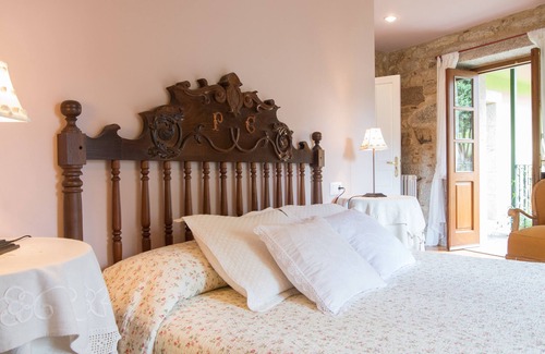 Monfero House | Tranquil Retreat: Casa de Graña de Acea with Spa & Dining