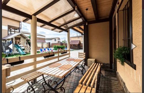 Volyn Oblast Apartment | Exceptional Family Getaway at Casa de Greta with Ocean Views