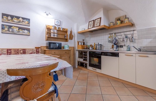 San Giovanni di Fassa Apartment | Casa De Guidi: Family-Friendly Retreat with Pet Amenities